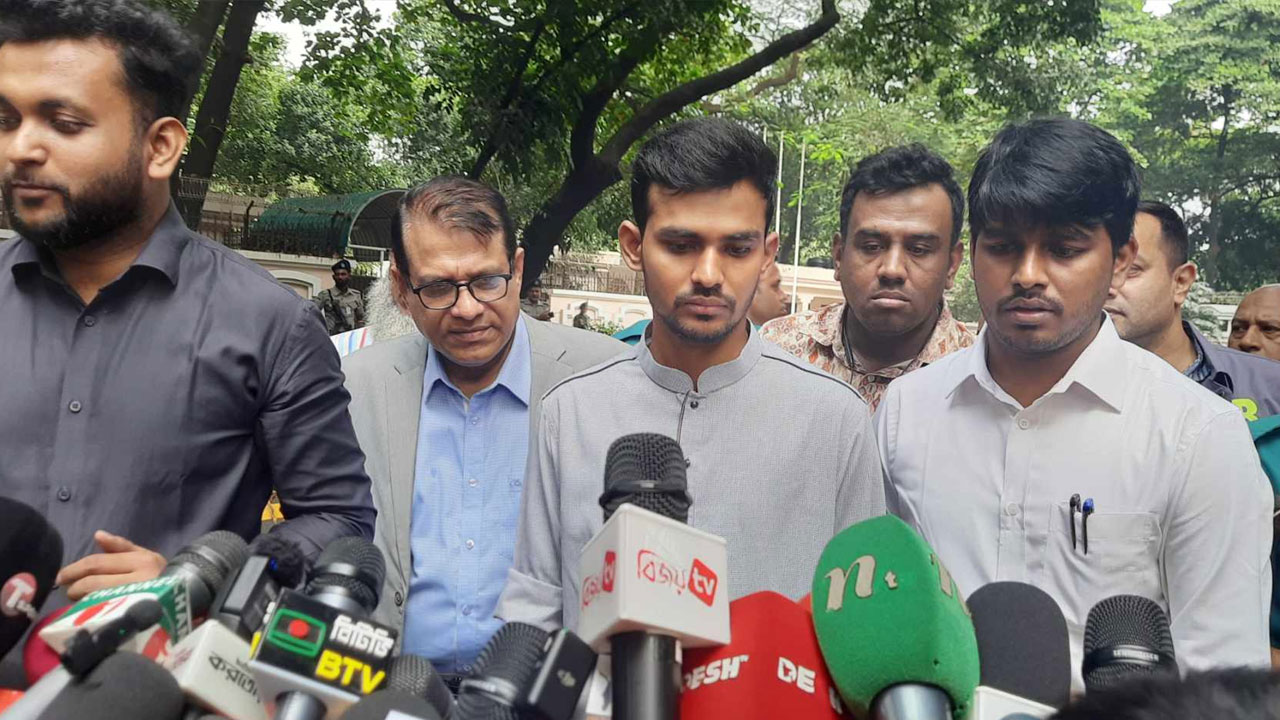 নারী ফুটবলারদের সমস্যার বিষয়ে আলোচনা হয়েছে : ক্রীড়া উপদেষ্টা